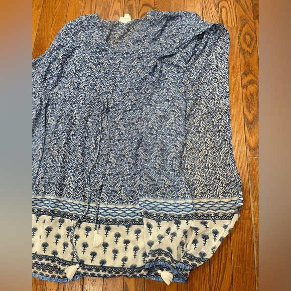 Beach by Beachlunchlounge
Blue and White Floral Top - Picture 9 of 11